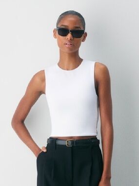 Aritzia Contour Muscle Tank